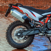 EasyBlock compatible with KTM Duke 990cc motorcycle, showcasing the product installed on the bike's frame.