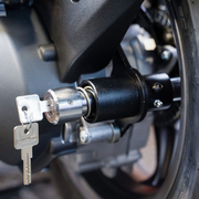 EasyBlock compatible with Piaggio MP3 400cc HPE Dx, M8 x 50 bolt for easy installation, shown in the product image.