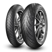 Metzeler Roadtec 01 front motorcycle tyre, 120/70ZR17M/CTL, 58W (E), black rubber with tread pattern, mounted on wheel